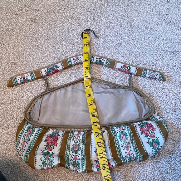 Vintage French (?) clothes hanger with pocket floral stripe - Picture 9 of 11